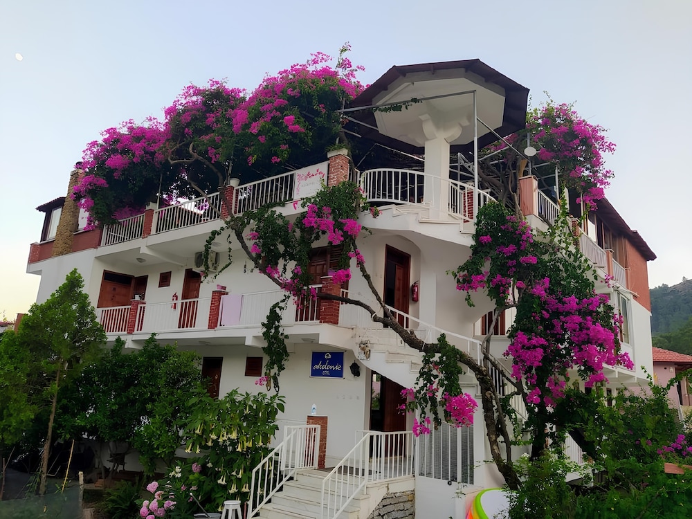 Akdeniz Hotel Rezervasyon