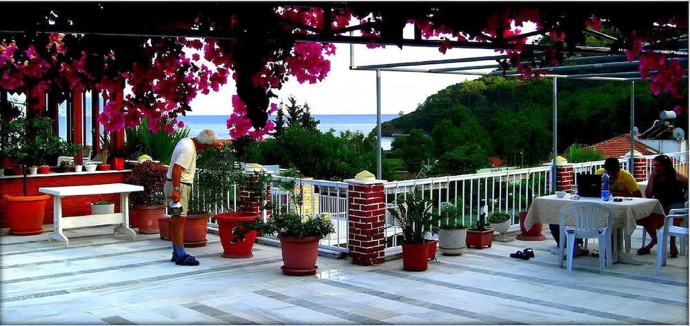 Akdeniz Hotel Rezervasyon