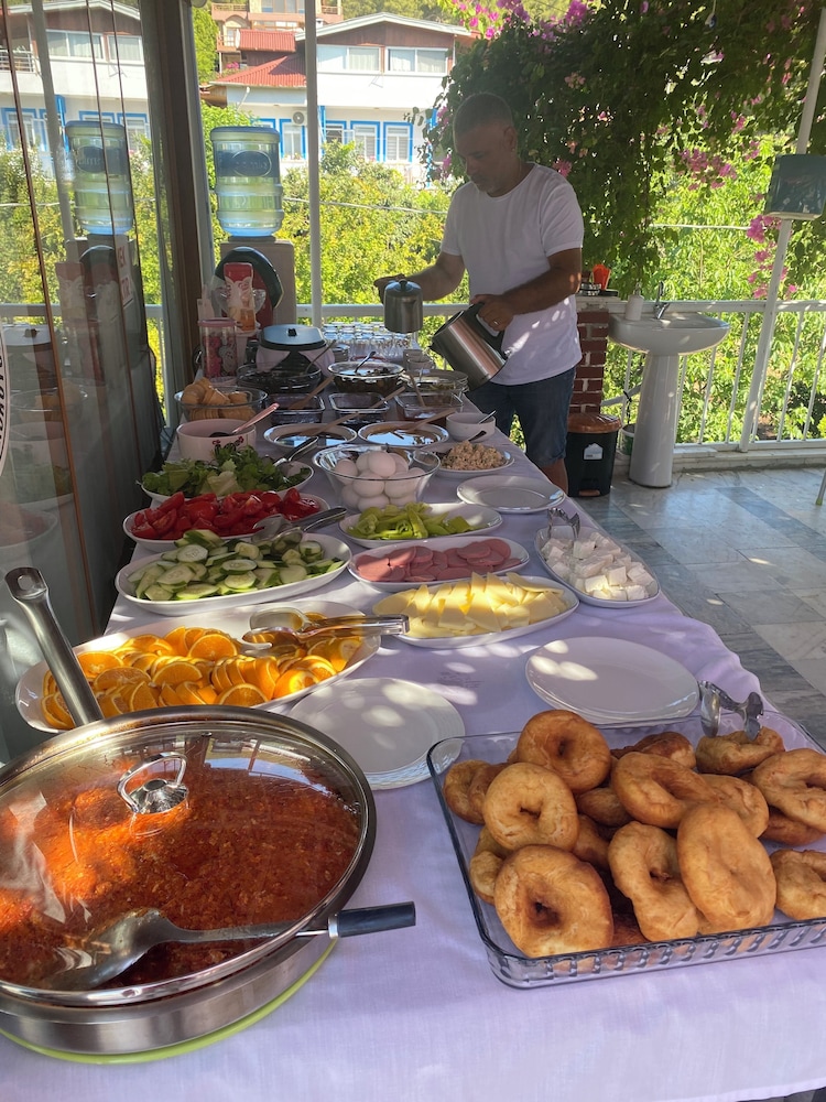 Akdeniz Hotel Rezervasyon