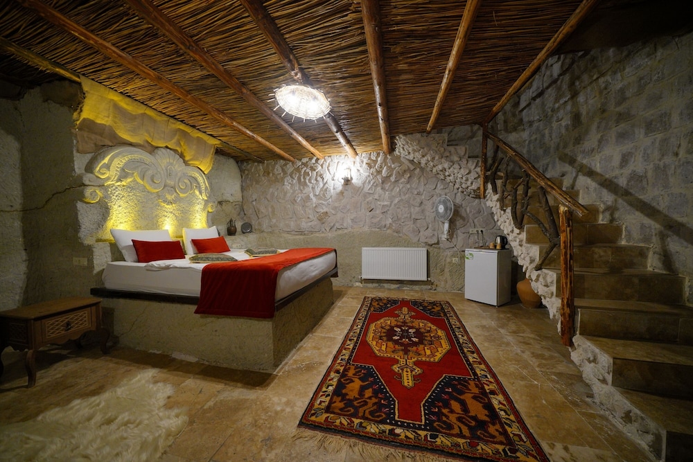 Nar Cave House Rezervasyon