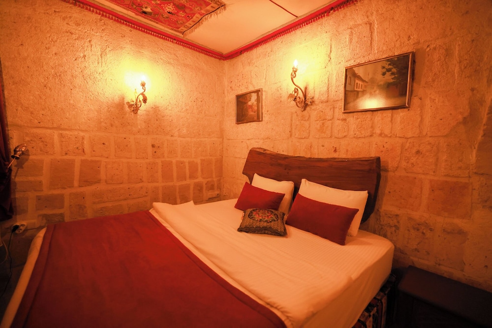 Nar Cave House Rezervasyon