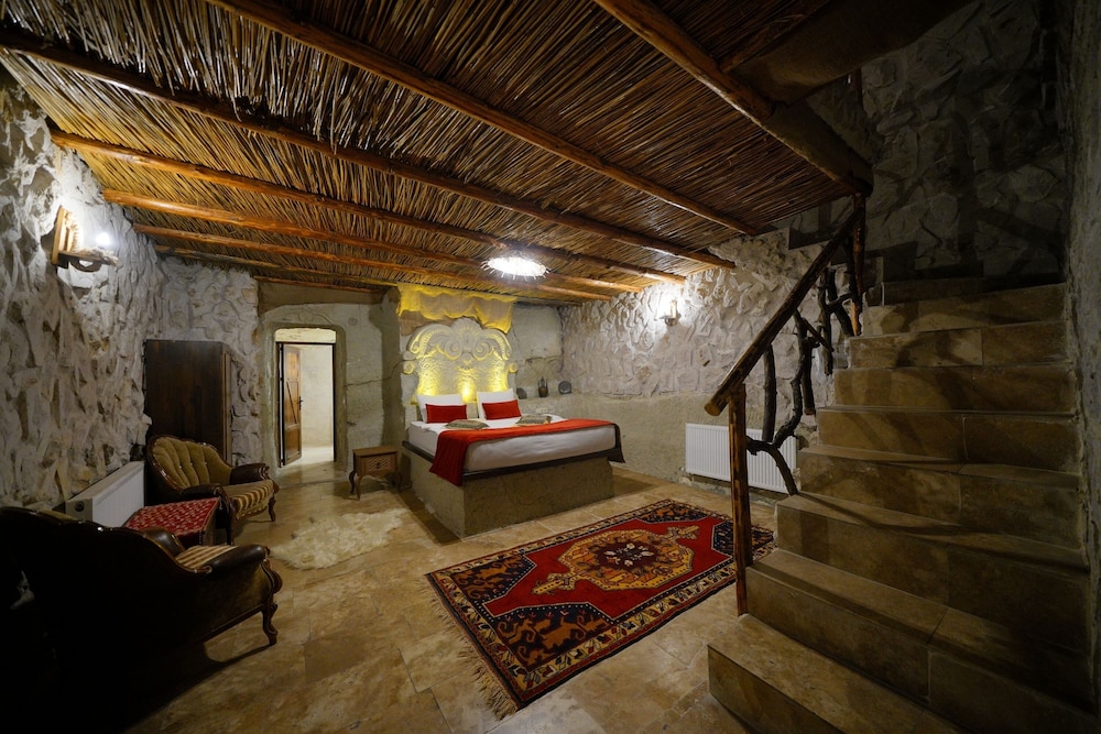 Nar Cave House Rezervasyon