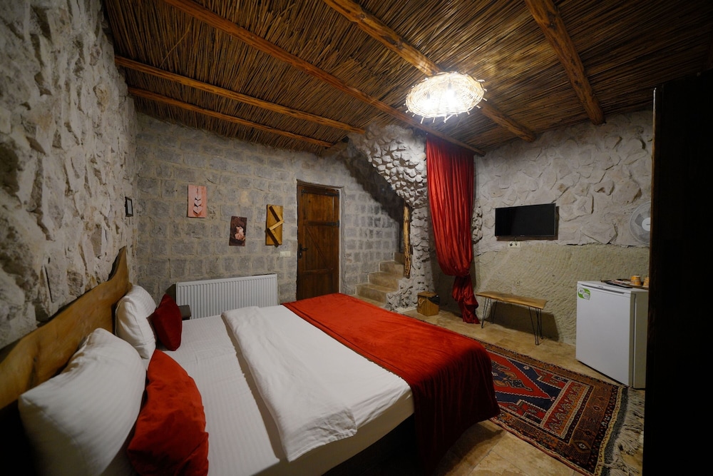 Nar Cave House Rezervasyon