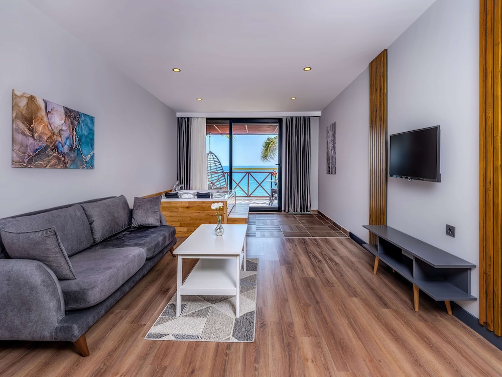 Adora Calma Beach Hotel Rezervasyon