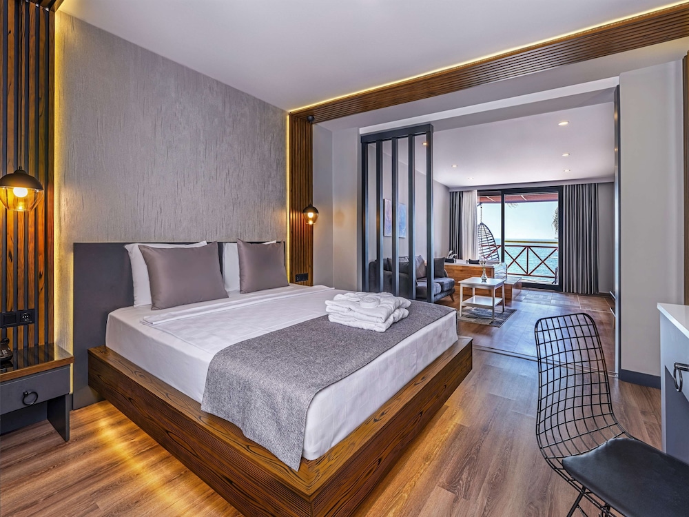 Adora Calma Beach Hotel Rezervasyon