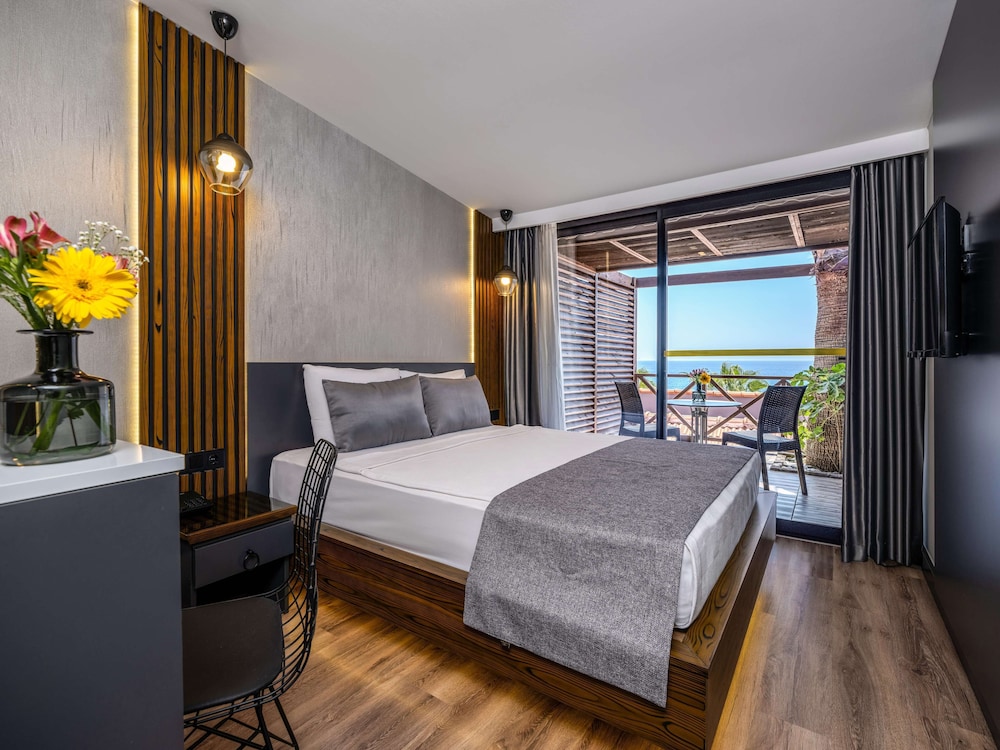 Adora Calma Beach Hotel Rezervasyon