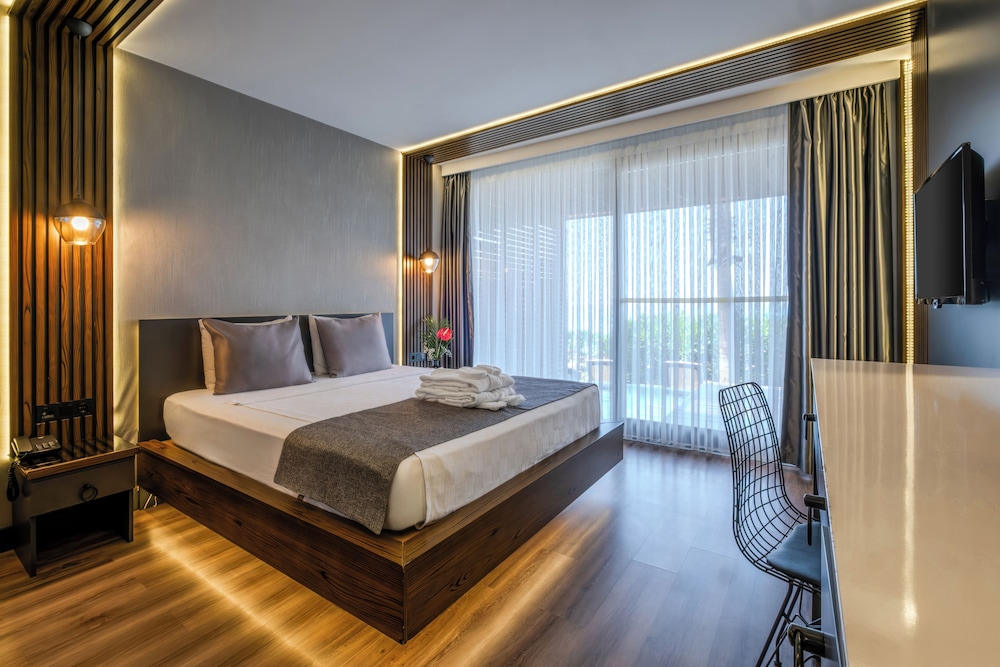 Adora Calma Beach Hotel Rezervasyon