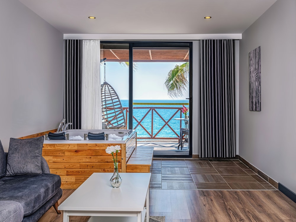 Adora Calma Beach Hotel Rezervasyon