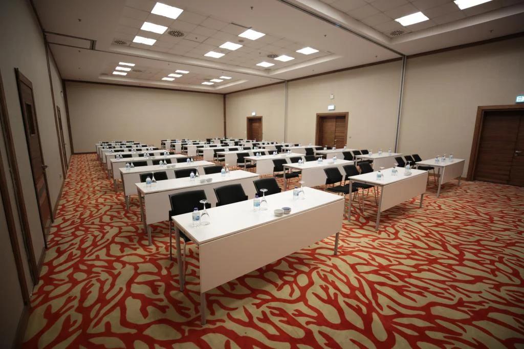 WOW Istanbul Hotels & Convention Center Rezervasyon